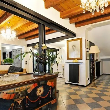 Manor Among Veneto's Orchards * Castelbaldo